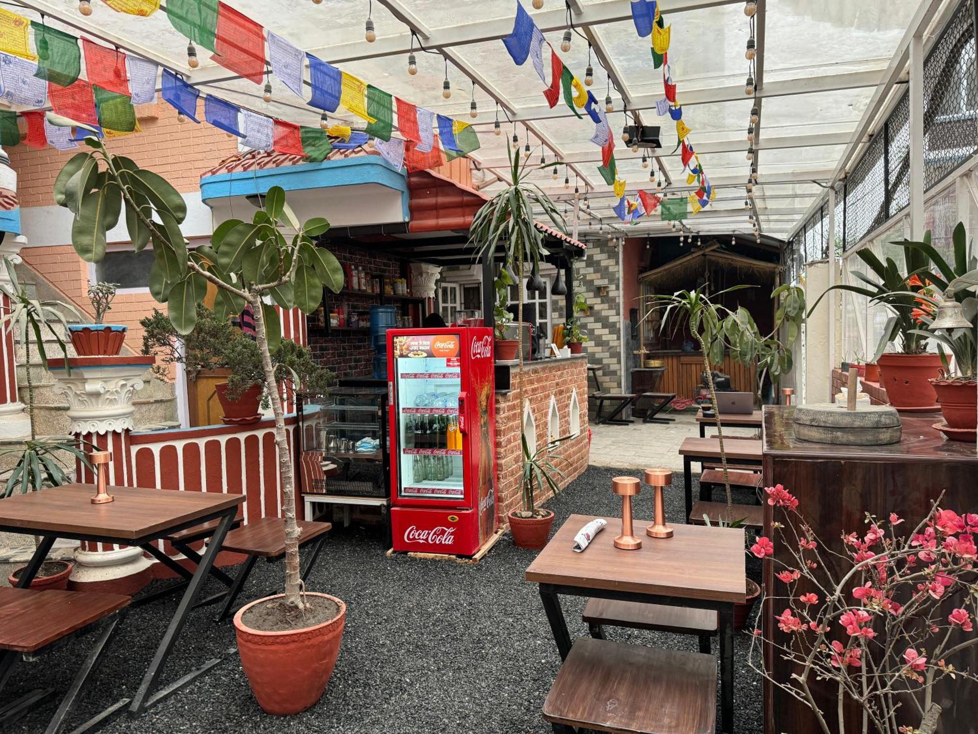 Hello Ktm Hostel Катманду Экстерьер фото