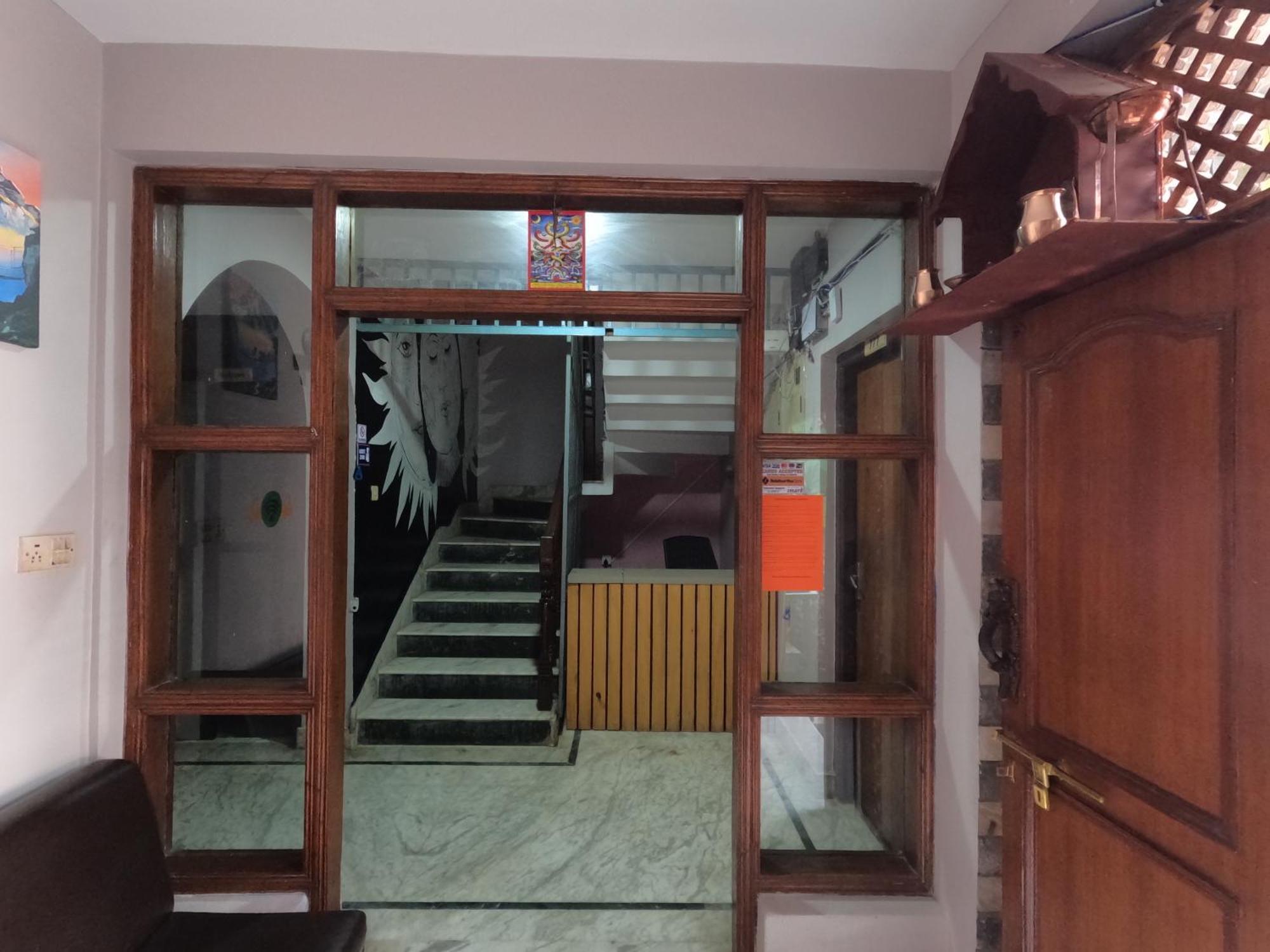Hello Ktm Hostel Катманду Экстерьер фото