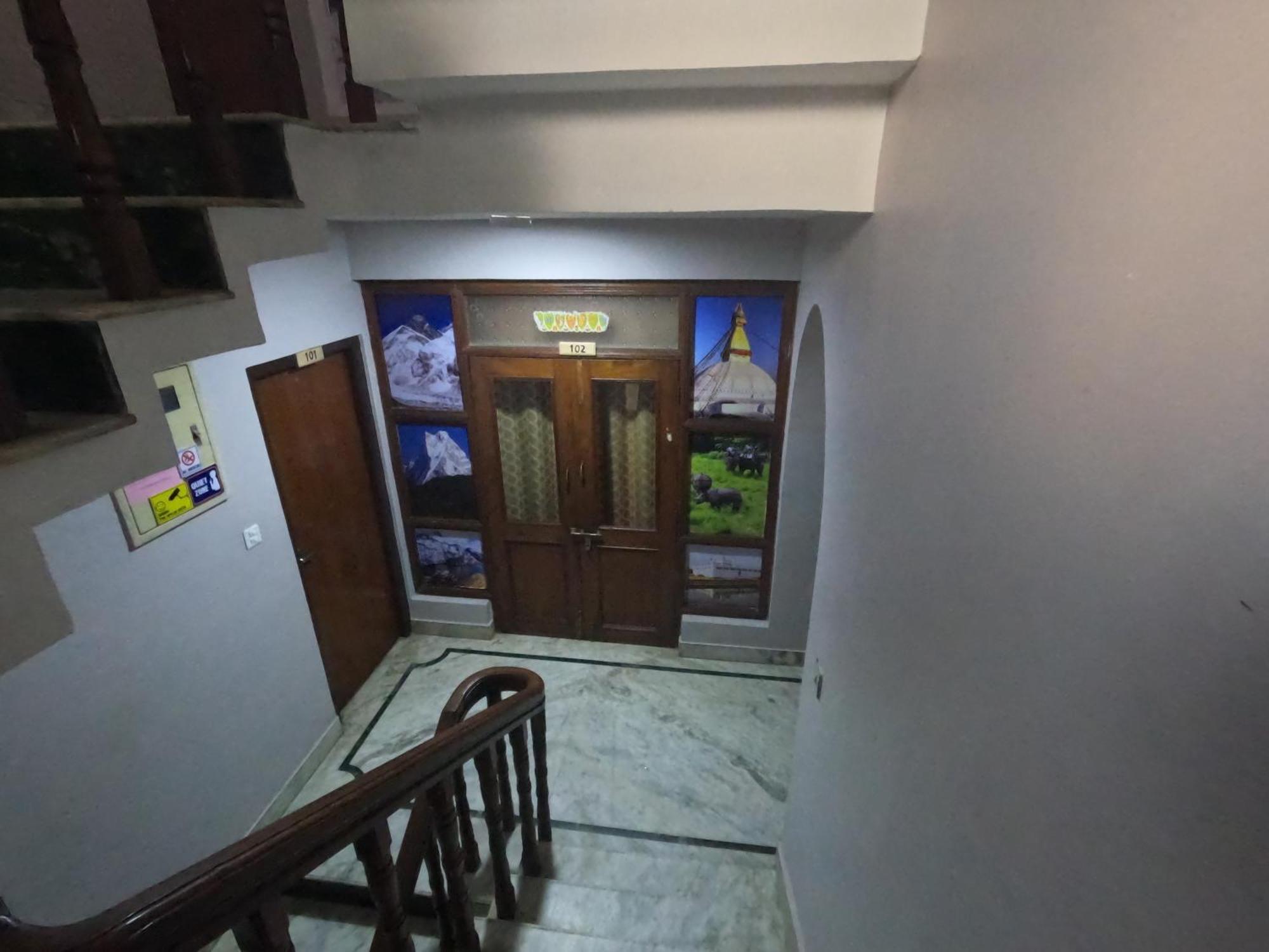 Hello Ktm Hostel Катманду Экстерьер фото