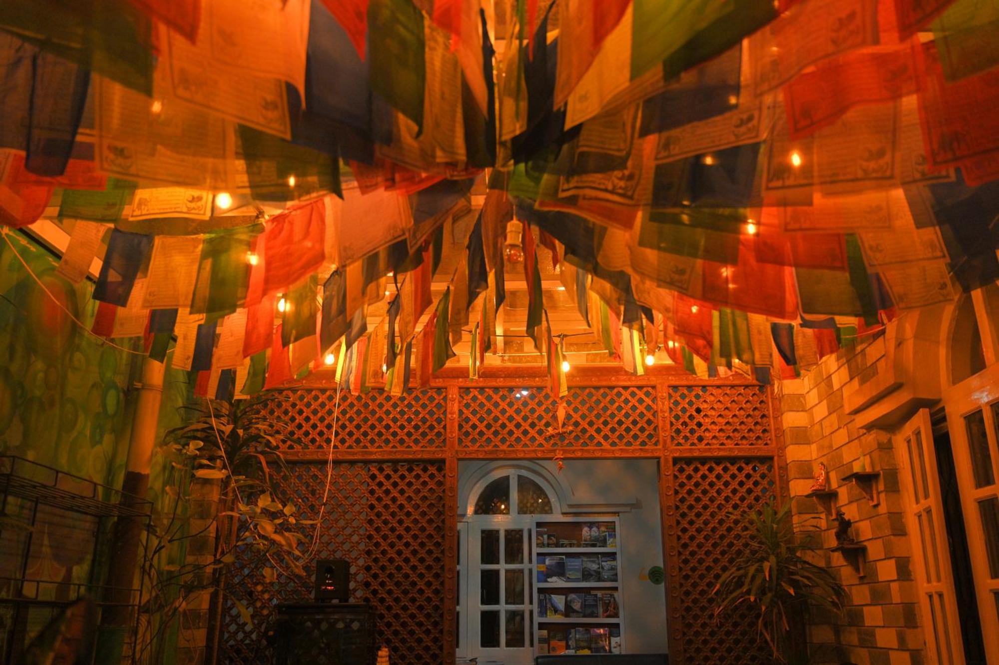Hello Ktm Hostel Катманду Экстерьер фото