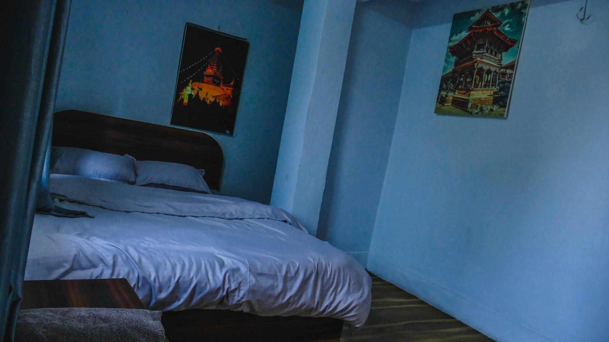 Hello Ktm Hostel Катманду Экстерьер фото