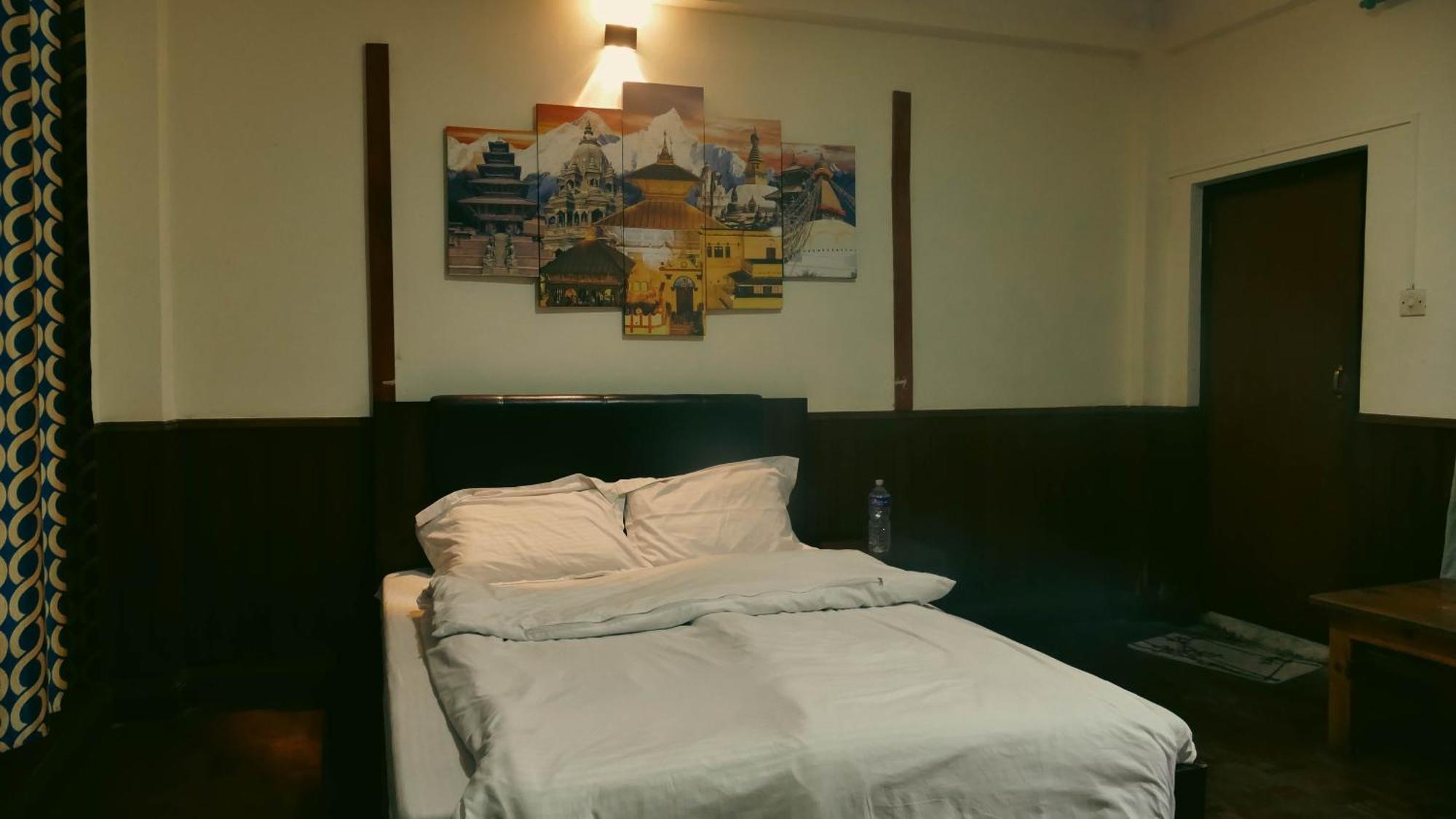 Hello Ktm Hostel Катманду Экстерьер фото