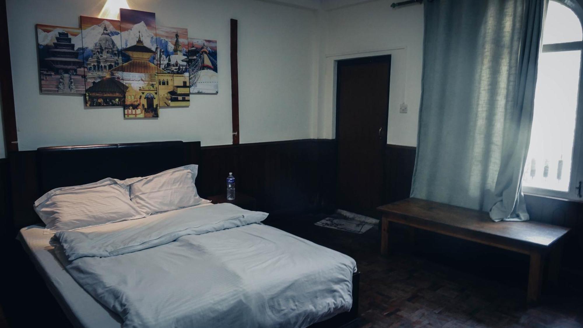 Hello Ktm Hostel Катманду Экстерьер фото